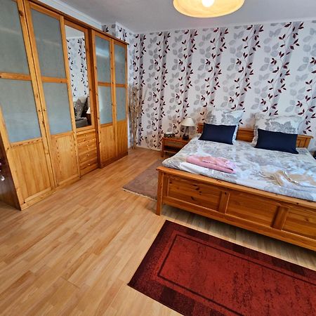 A Large Fully Furnished Private Apartment Linz am Rhein Exterior foto