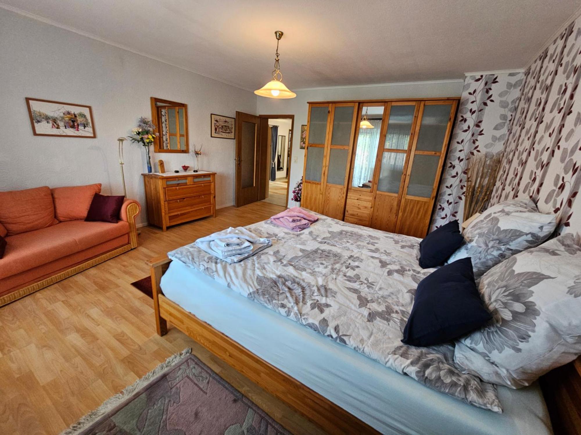 A Large Fully Furnished Private Apartment Linz am Rhein Exterior foto